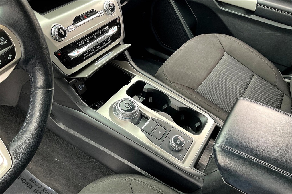 2022 Ford Explorer XLT photo 14