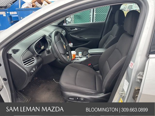 2018 Chevrolet Malibu 1LT photo 3