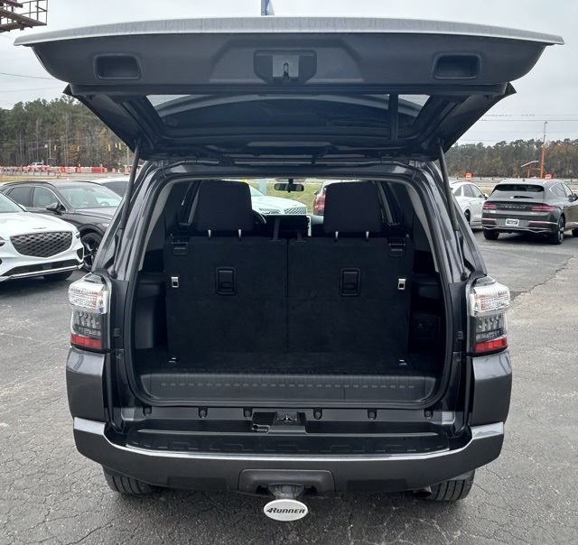 2016 Toyota 4Runner SR5 photo 4