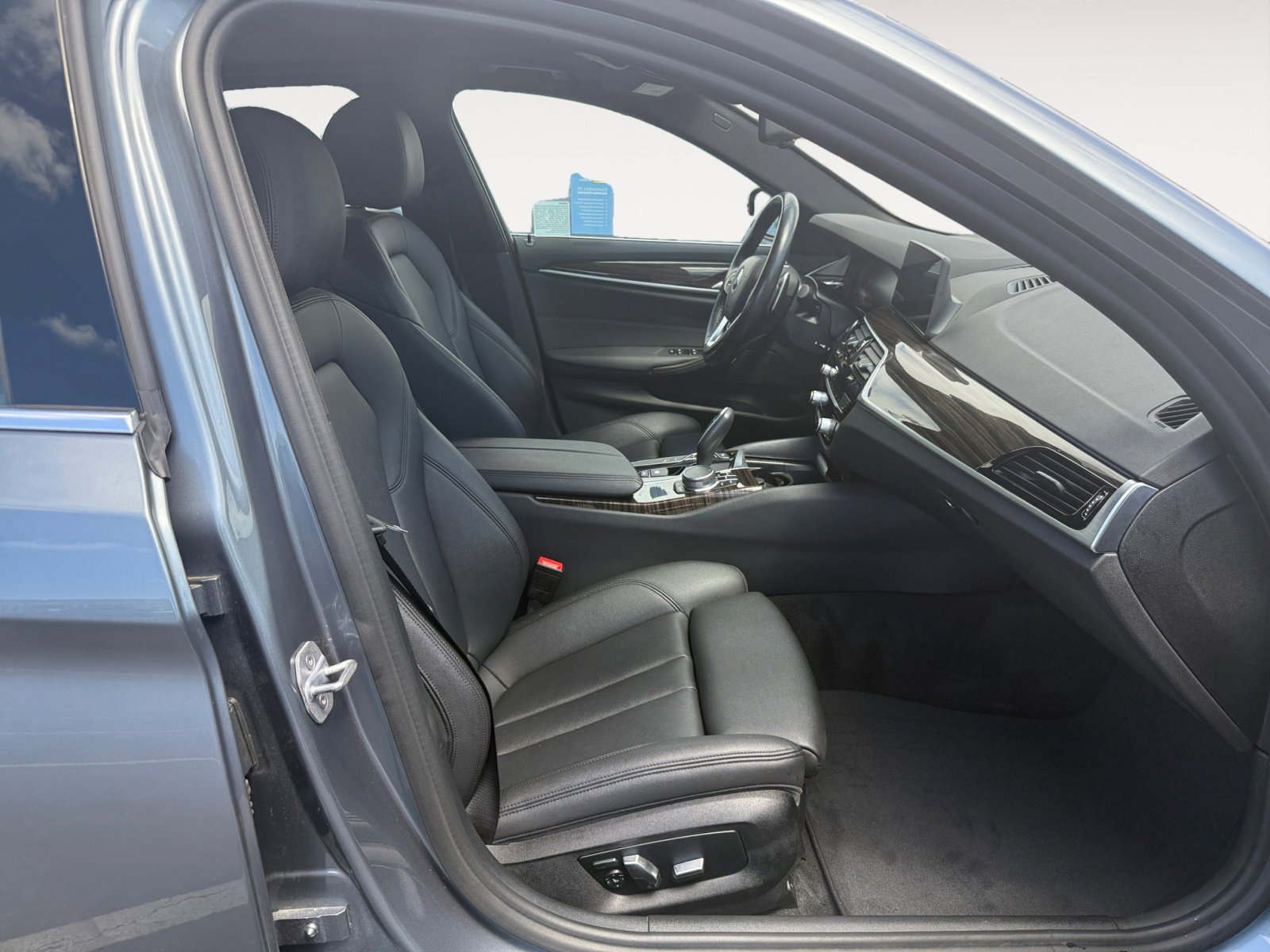 2020 Bmw 530e Sedan photo 19