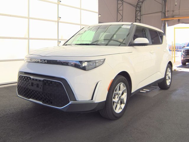 2024 Kia Soul LX's photo