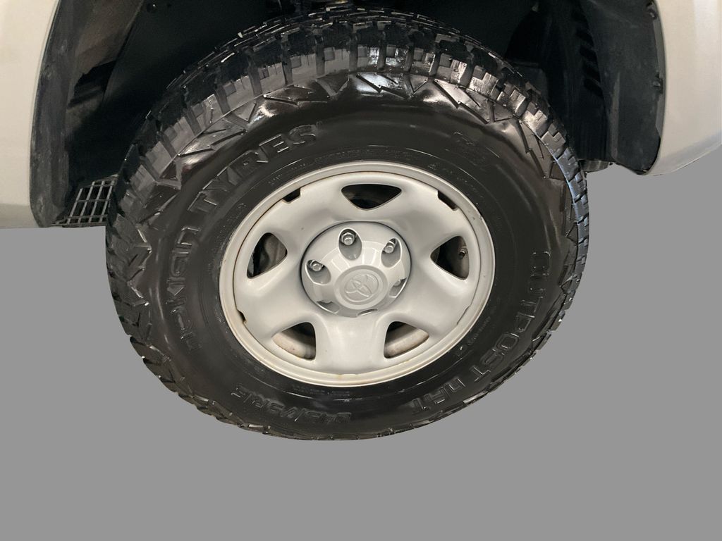 2022 Toyota Tacoma SR photo 22