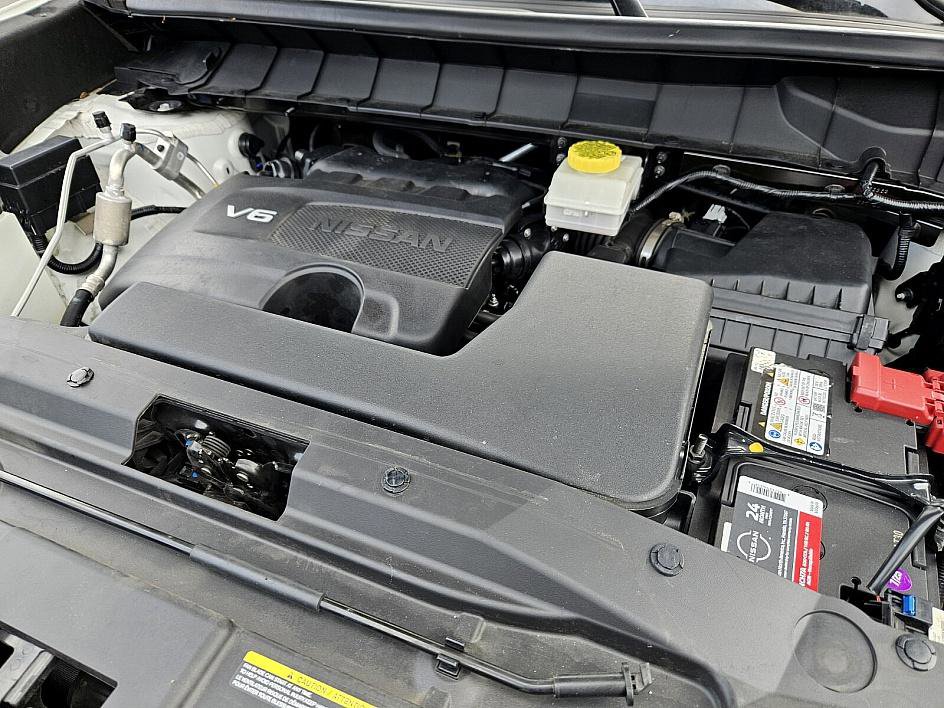 2023 Nissan Pathfinder SL photo 17