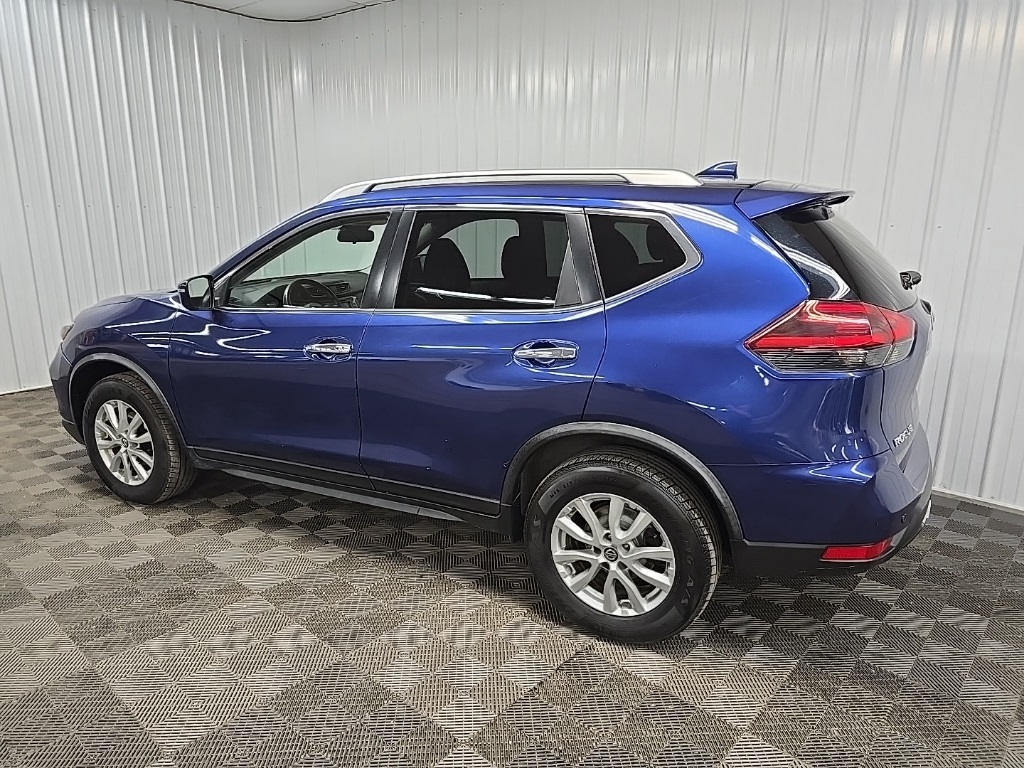 2019 Nissan Rogue SV photo 4