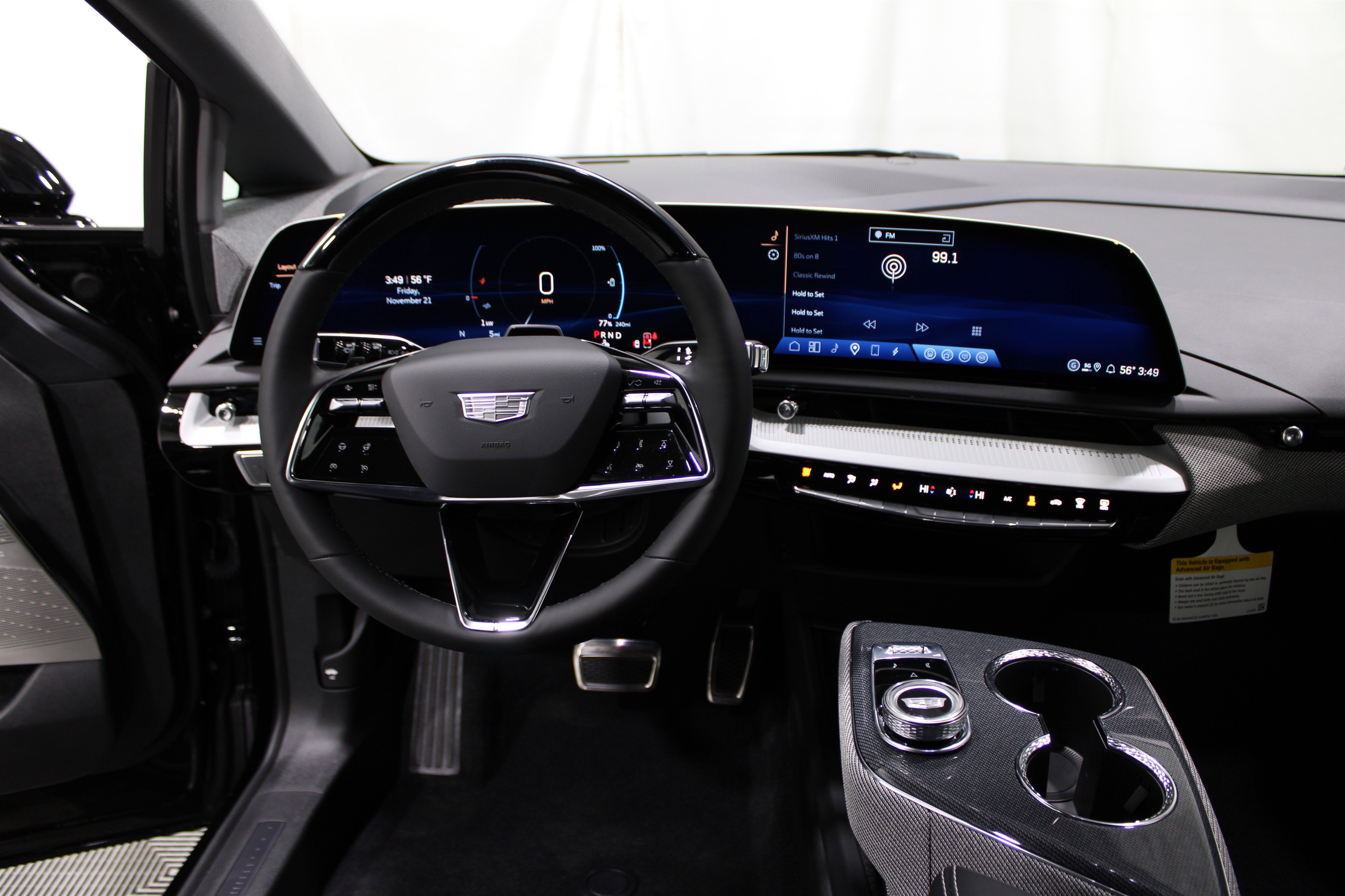 2026 Cadillac Optiq Luxury photo 2