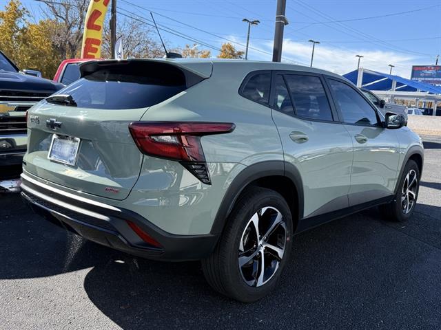 2024 Chevrolet Trax RS photo 4