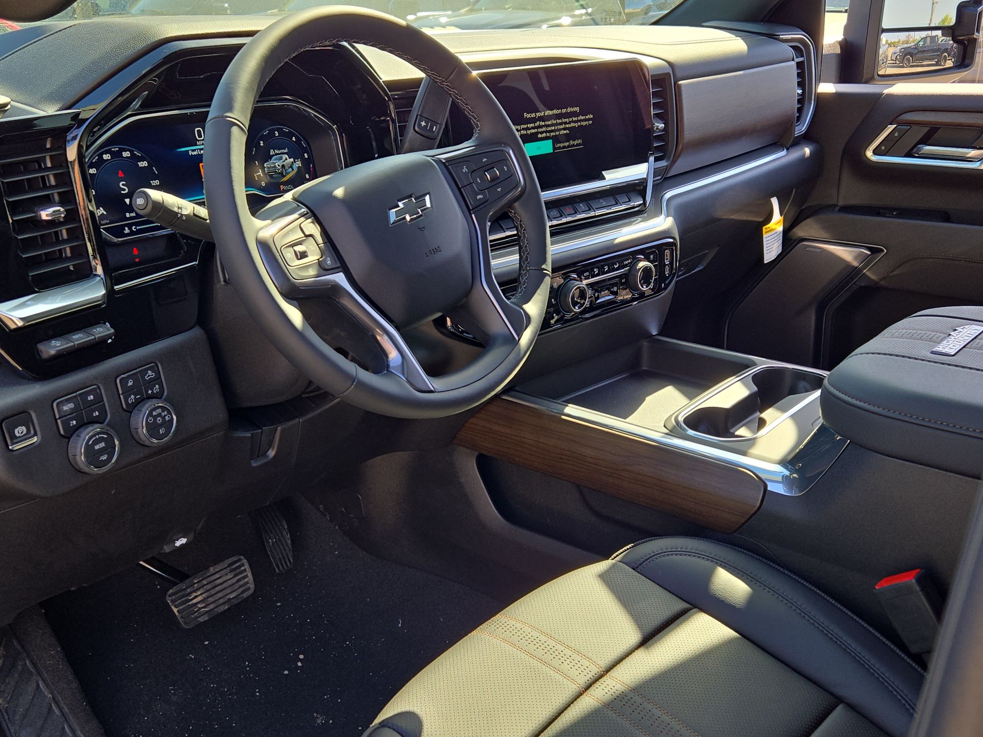 2025 Chevrolet Silverado 2500HD High Country photo 9