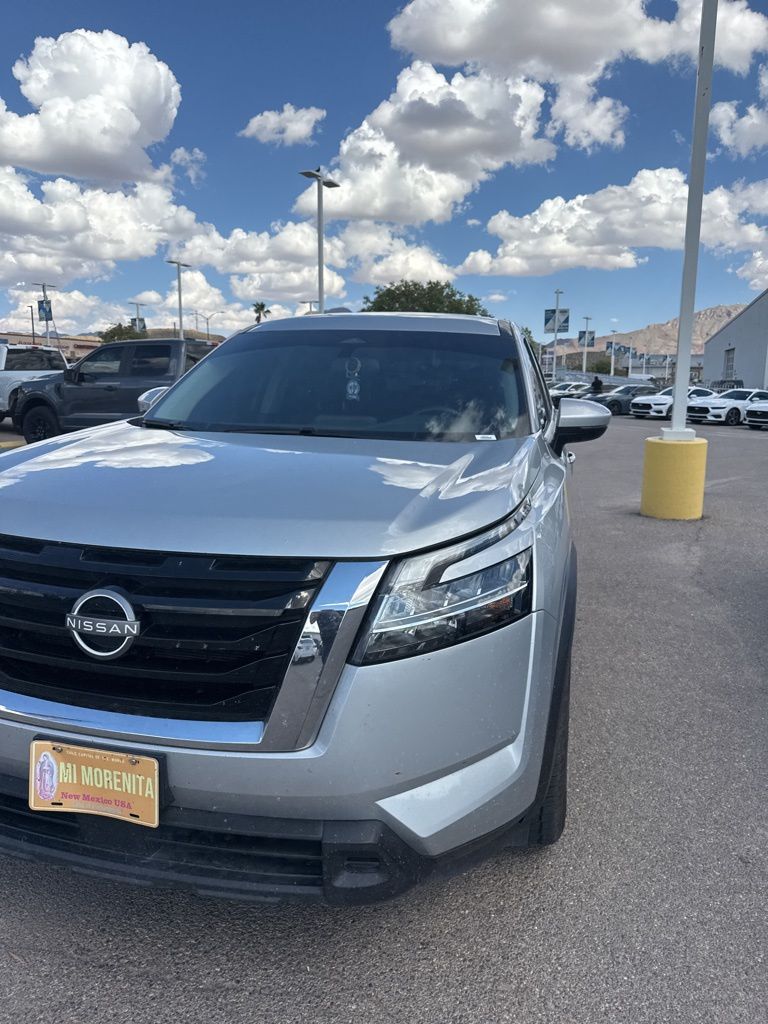 2022 Nissan Pathfinder S photo 13
