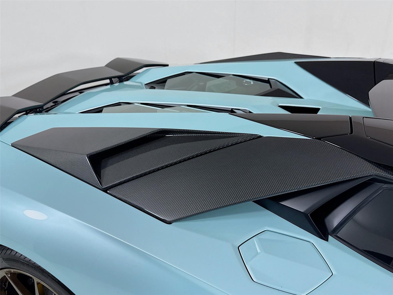 2015 Lamborghini Aventador LP 700-4 Roadster photo 27