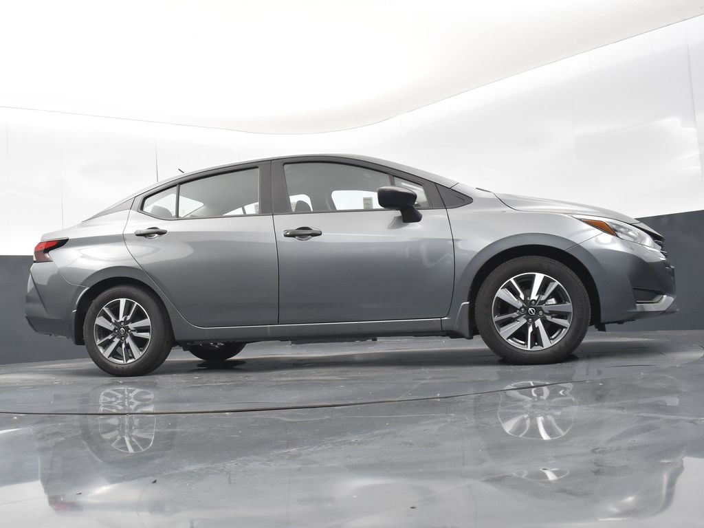 2025 Nissan Versa 1.6 S photo 28