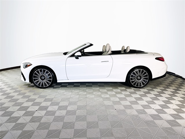 2026 Mercedes Benz CLE 300 4MATIC Cabriolet photo 4