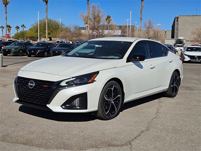 2025 Nissan Altima SR photo 2