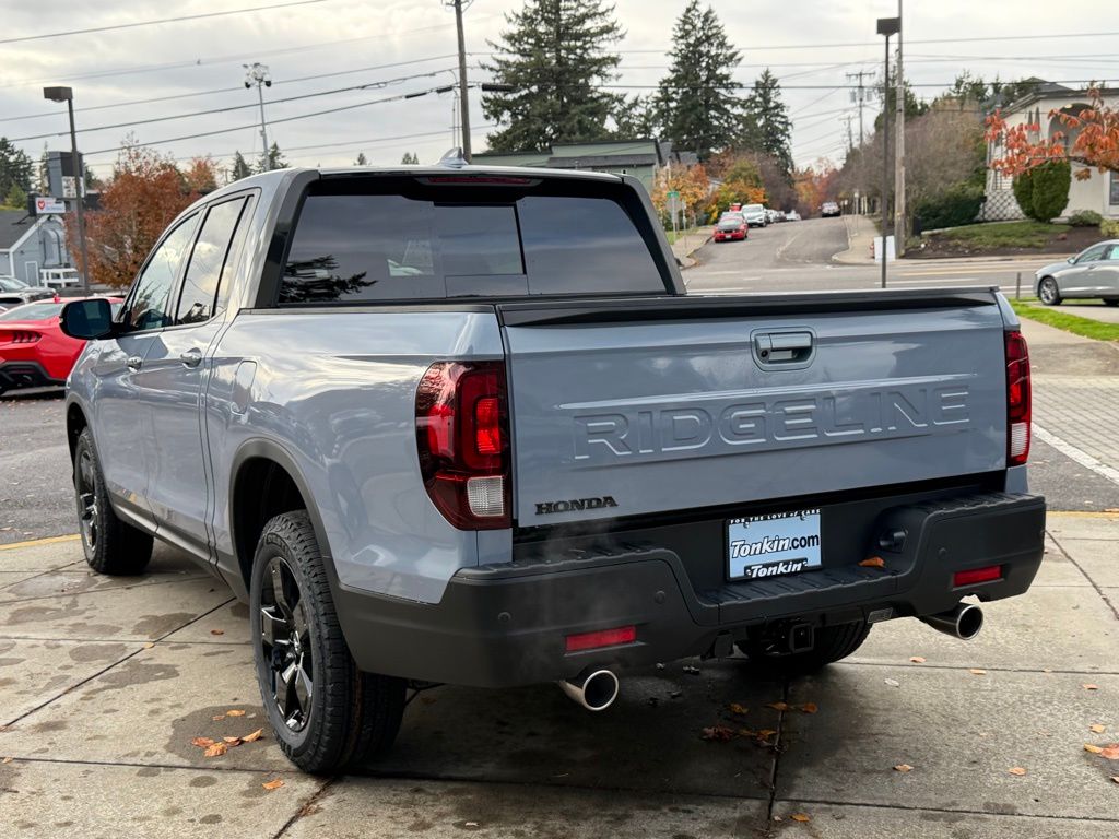 2026 Honda Ridgeline Black Edition photo 2
