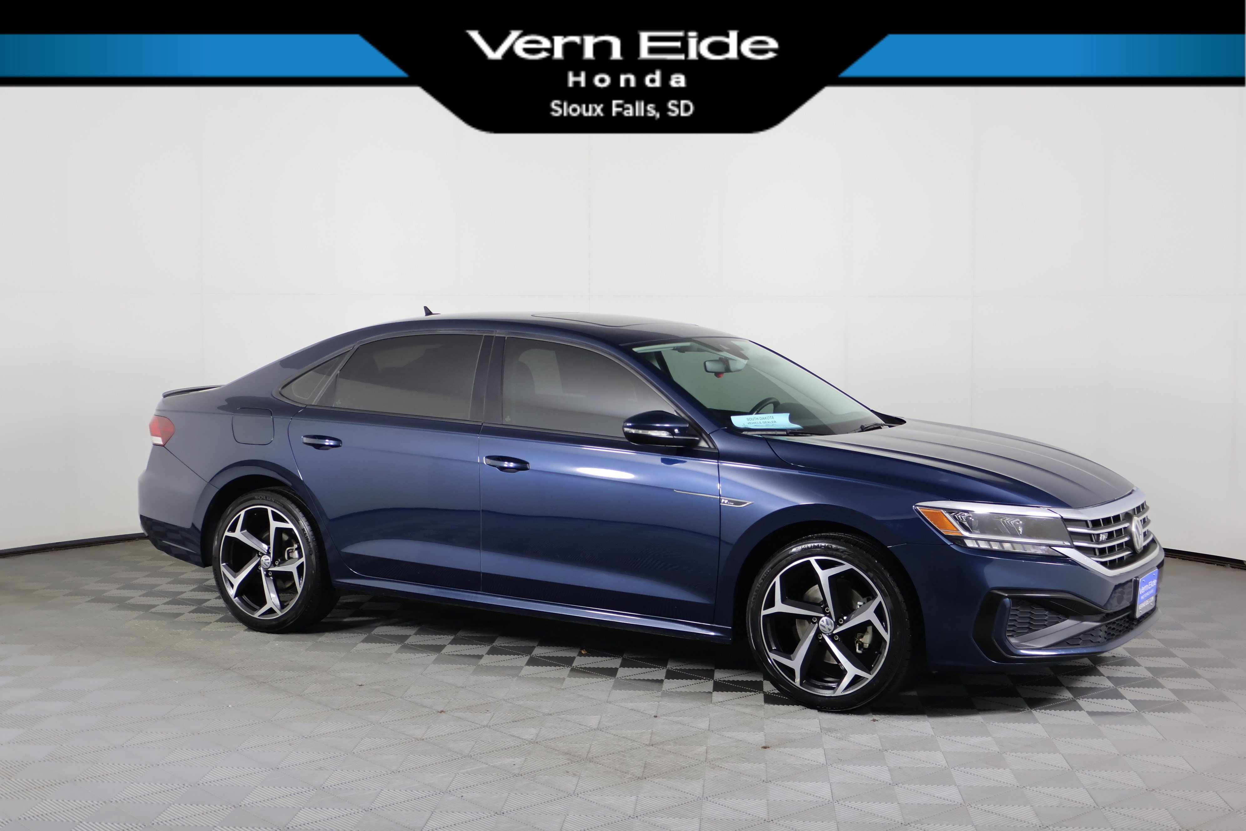 2020 Volkswagen Passat R-Line