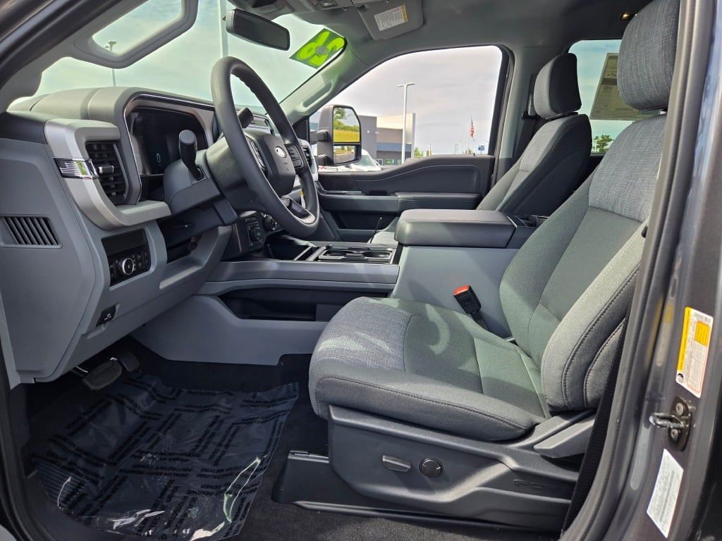 2026 Ford F-350 photo 18