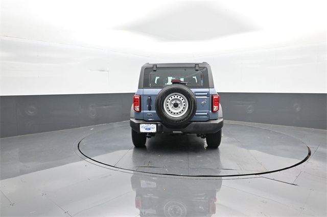 2025 Ford Bronco Base photo 3