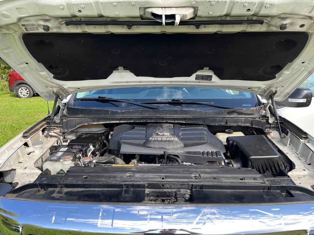 2018 Nissan Titan SV photo 13