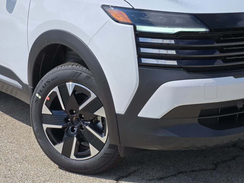 2025 Nissan Kicks SV photo 2