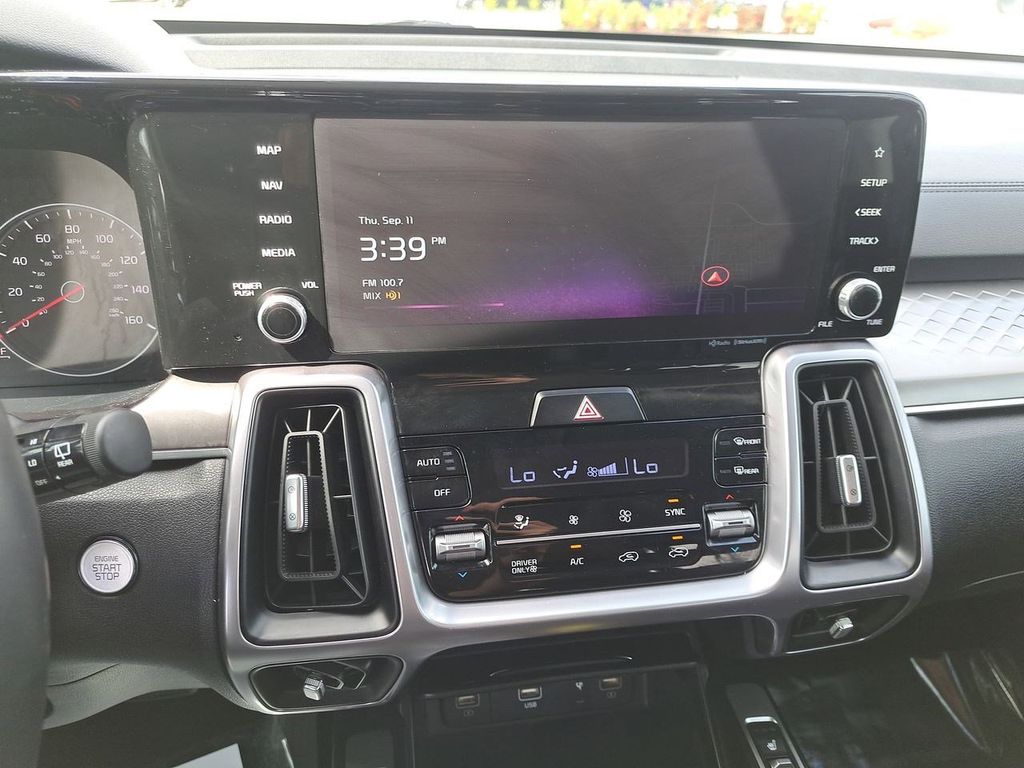 2023 Kia Sorento Hybrid EX photo 18