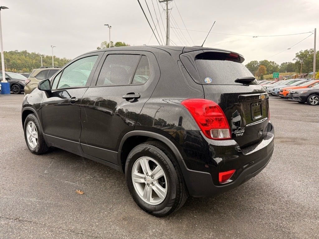 2020 Chevrolet Trax LS photo 3