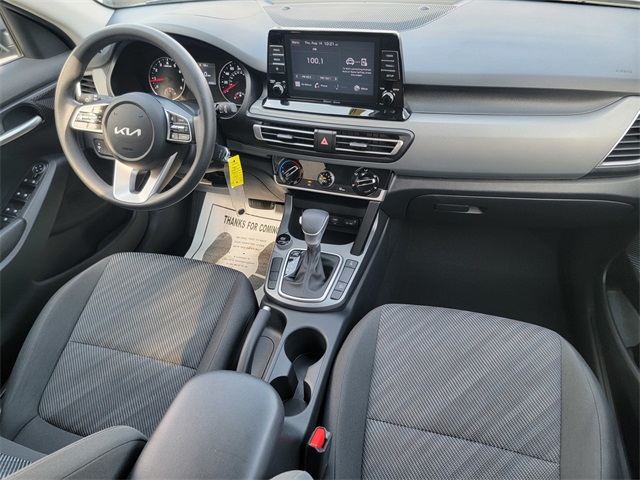 2023 Kia Seltos LX photo 31