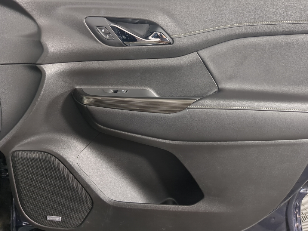 2021 Gmc Acadia SLT photo 16