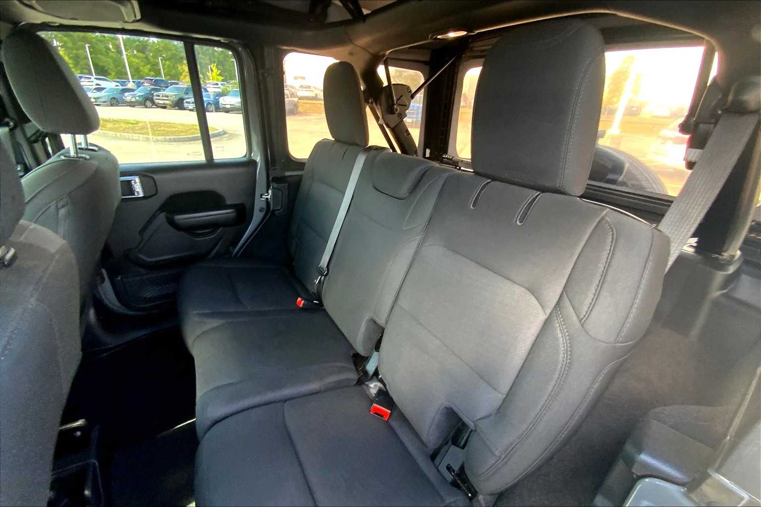 2021 Jeep Wrangler Unlimited Sport photo 15
