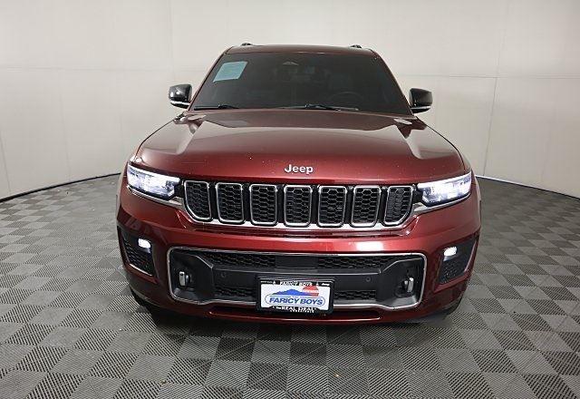 2022 Jeep Grand Cherokee Overland photo 2