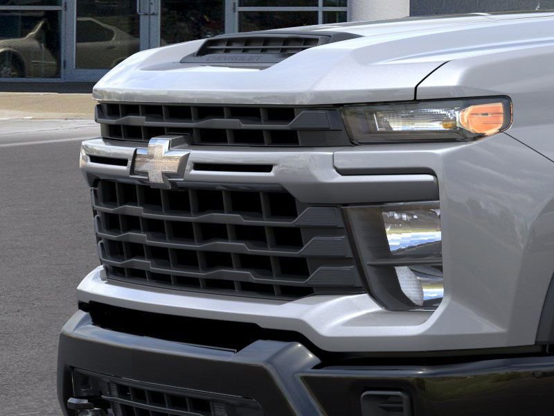 2025 Chevrolet Silverado 2500HD Custom photo 12