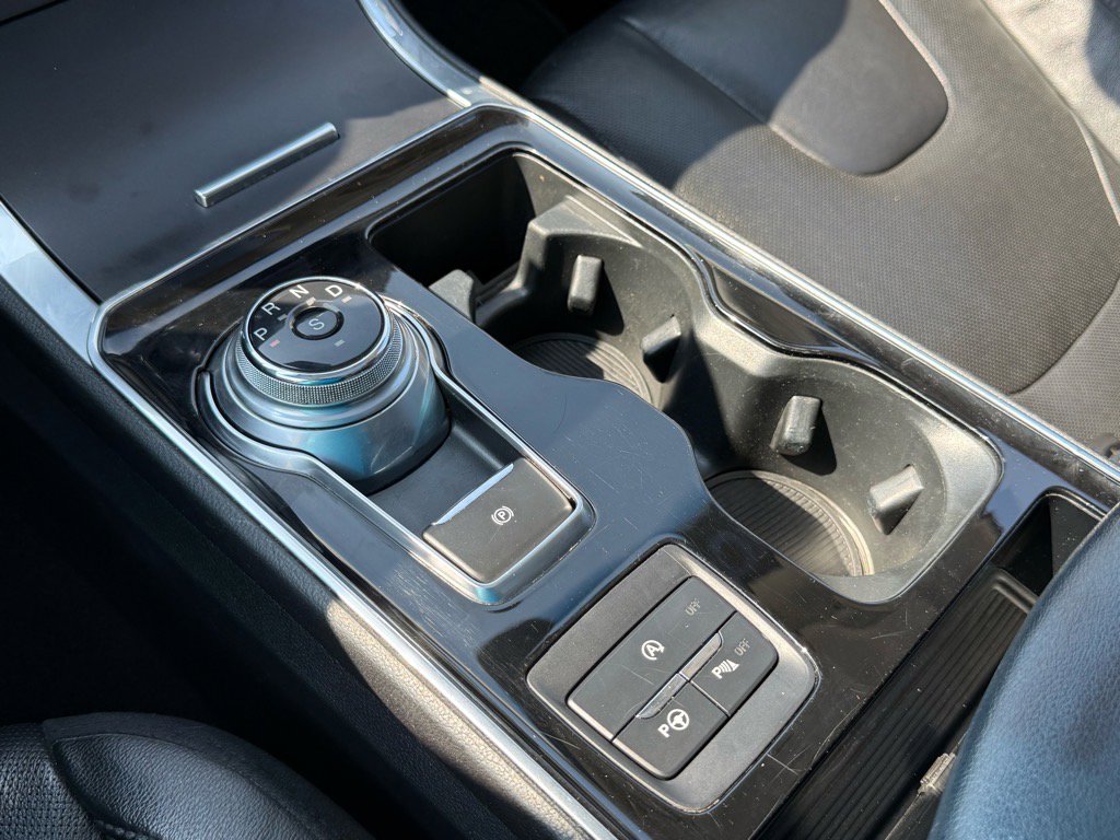 2020 Ford Edge Titanium photo 19