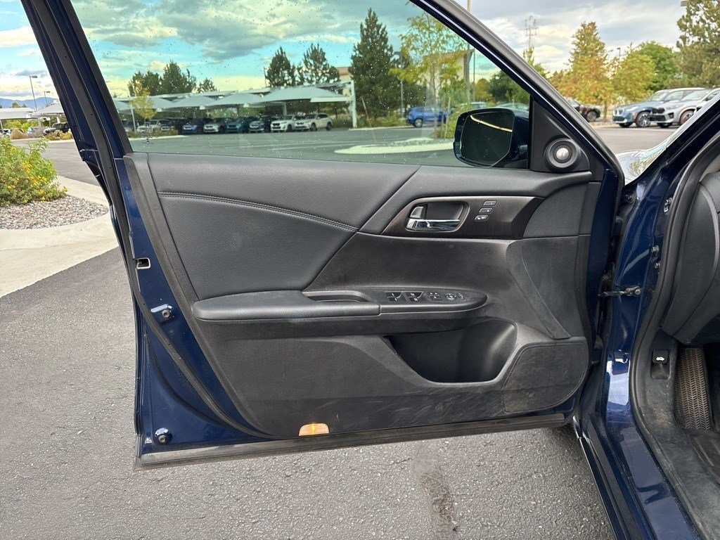 2015 Honda Accord Hybrid EX-L photo 9