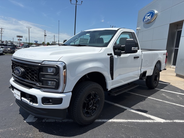 2025 Ford F-250 XL photo 2