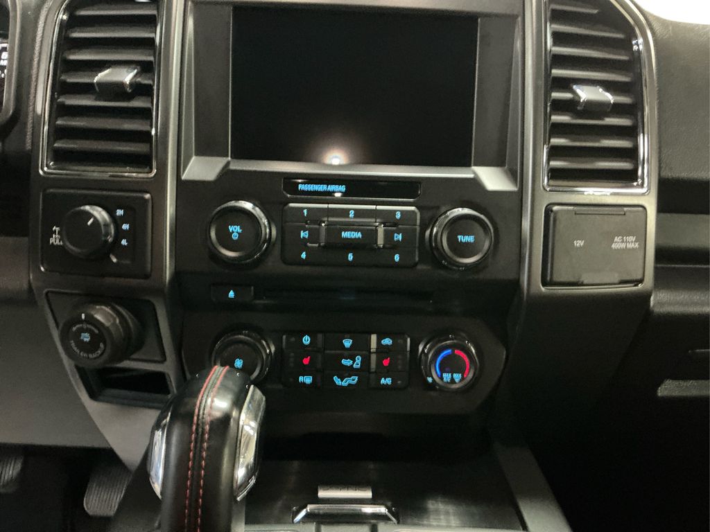 2018 Ford F-150 XLT photo 16
