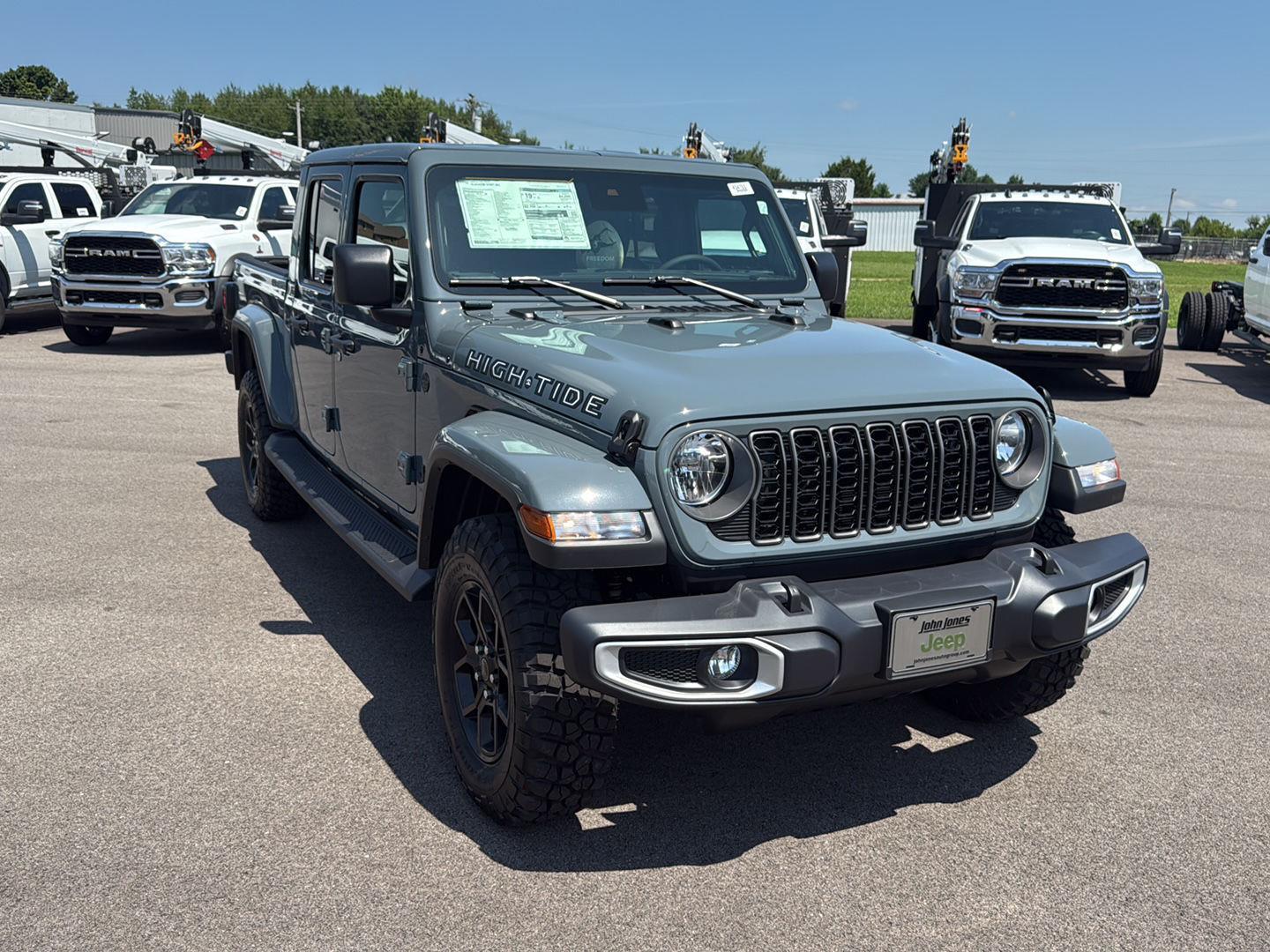 2025 Jeep Gladiator Sport photo 2