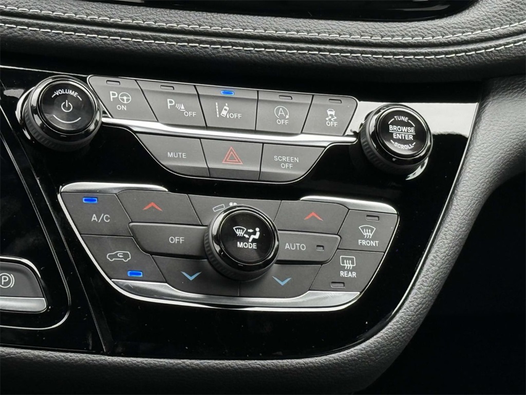 2025 Chrysler Pacifica photo 20