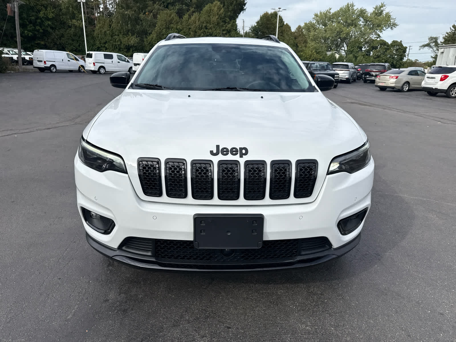 2023 Jeep Cherokee Altitude Lux photo 5