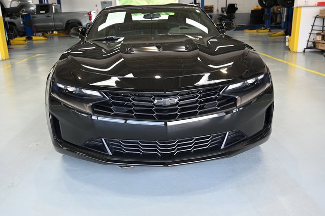 2024 Chevrolet Camaro LT1 photo 3