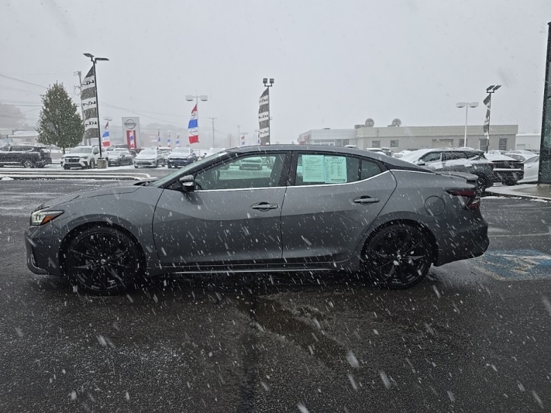 2019 Nissan Maxima SR photo 3