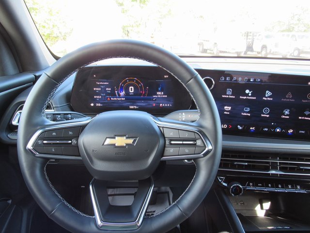 2025 Chevrolet Traverse photo 10