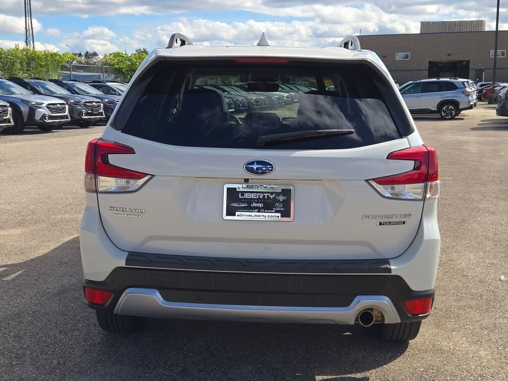 2021 Subaru Forester Touring photo 10