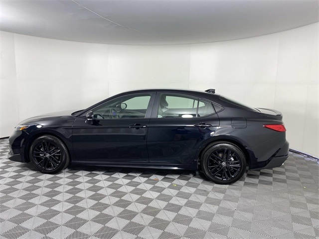 2025 Toyota Camry SE photo 2