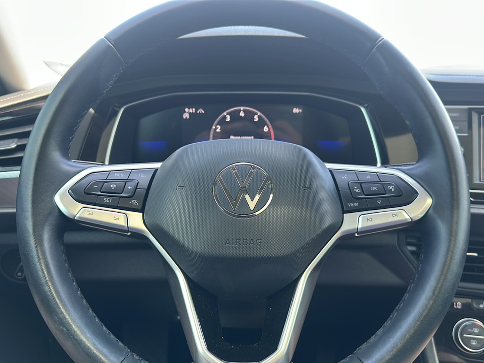2023 Volkswagen Jetta 1.5T SE photo 9