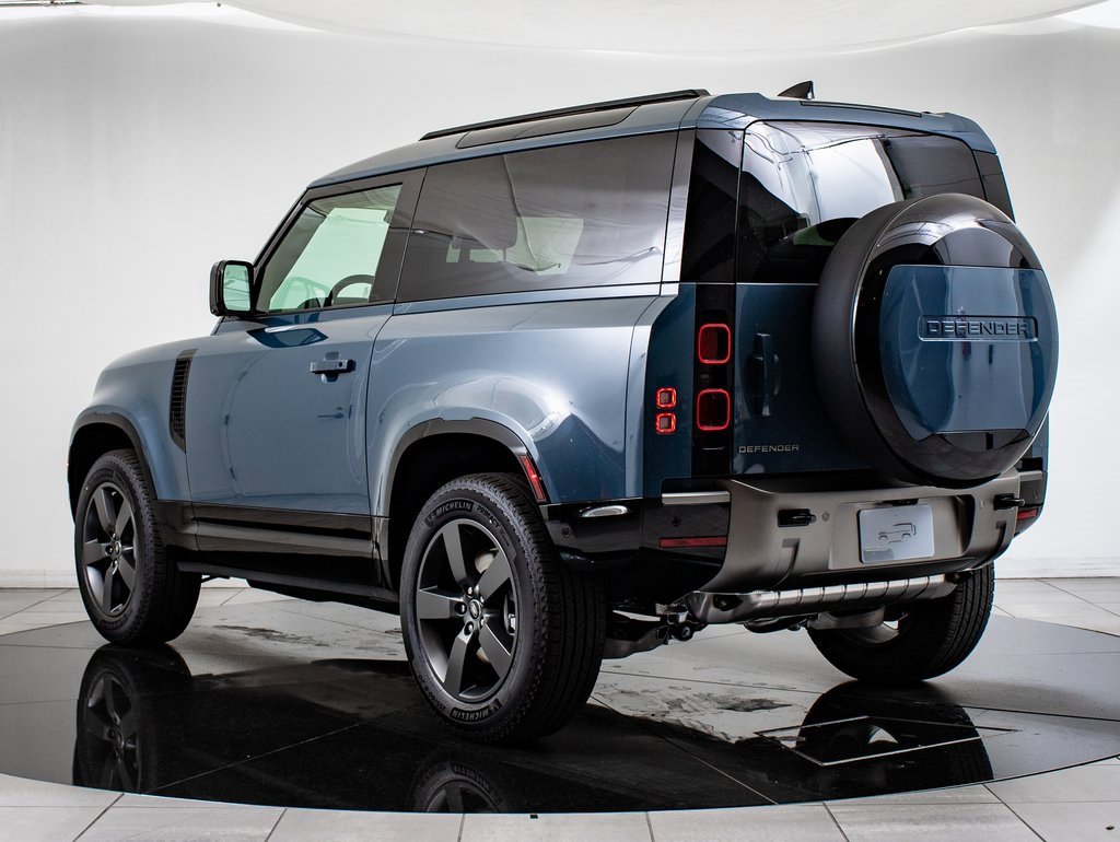 2025 Land Rover Defender 90 X-Dynamic SE photo 6