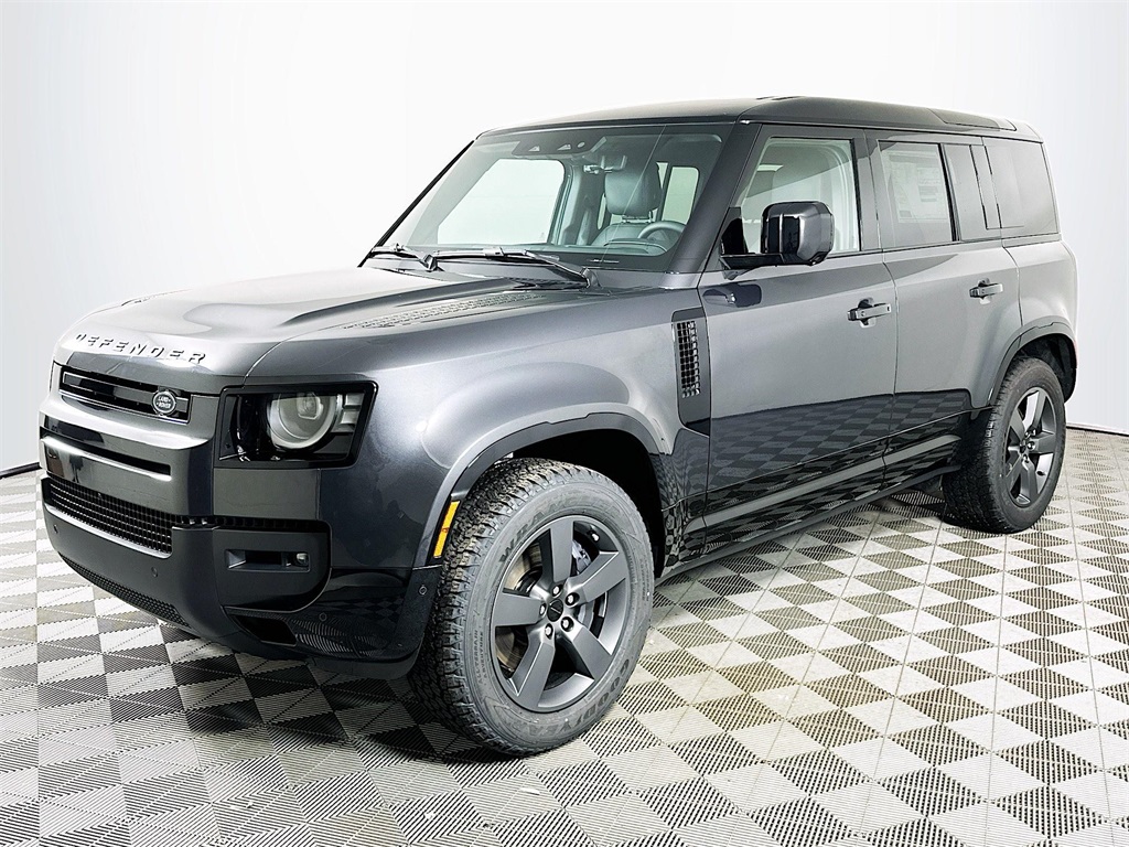 2026 Land Rover Defender X-Dynamic SE's photo