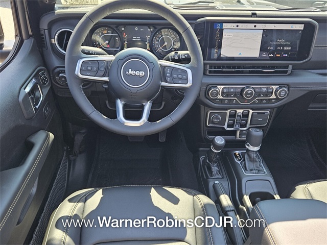 2025 Jeep Wrangler Sahara photo 7