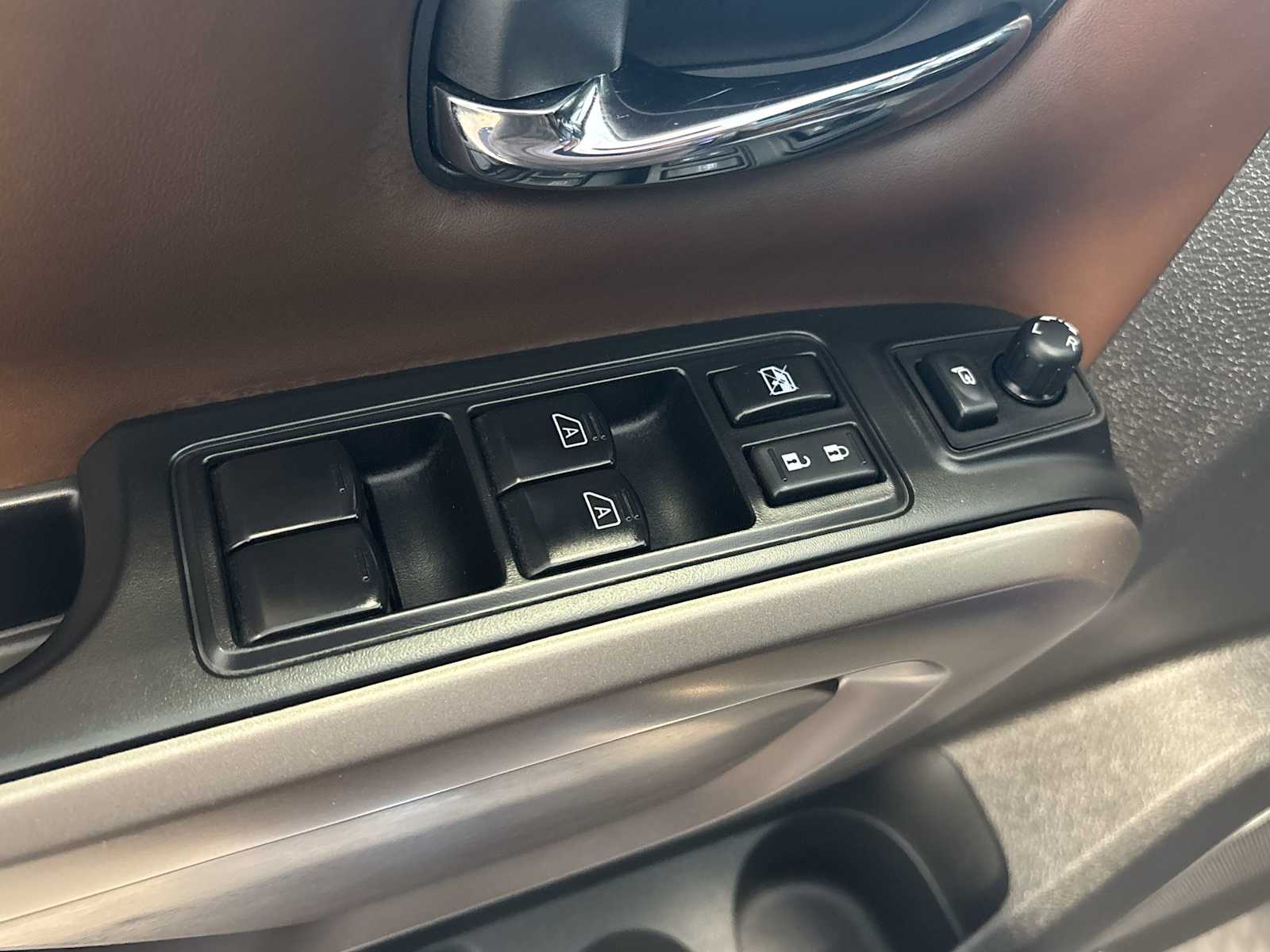 2023 Nissan Titan Platinum Reserve photo 20