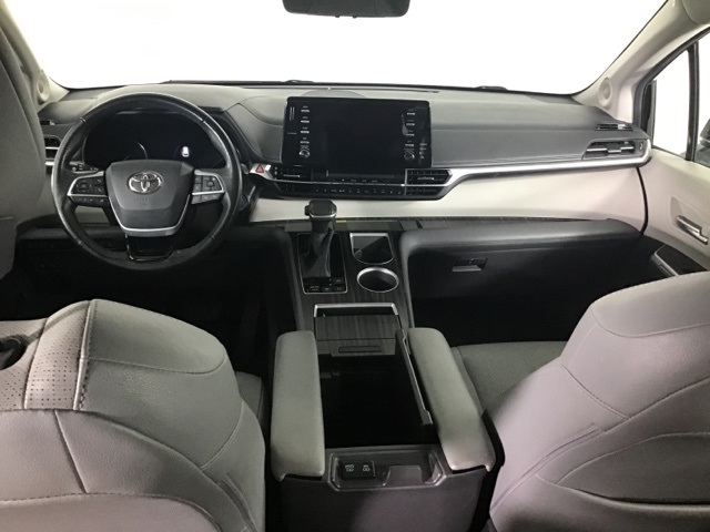 2022 Toyota Sienna Limited photo 9
