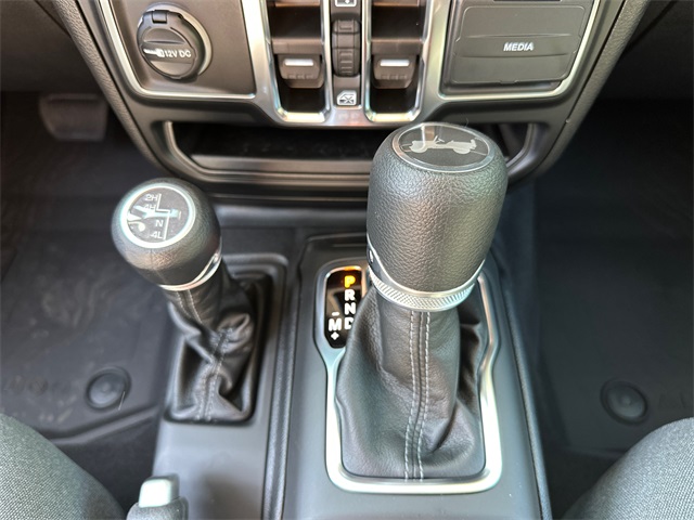 2025 Jeep Wrangler Sport S photo 18