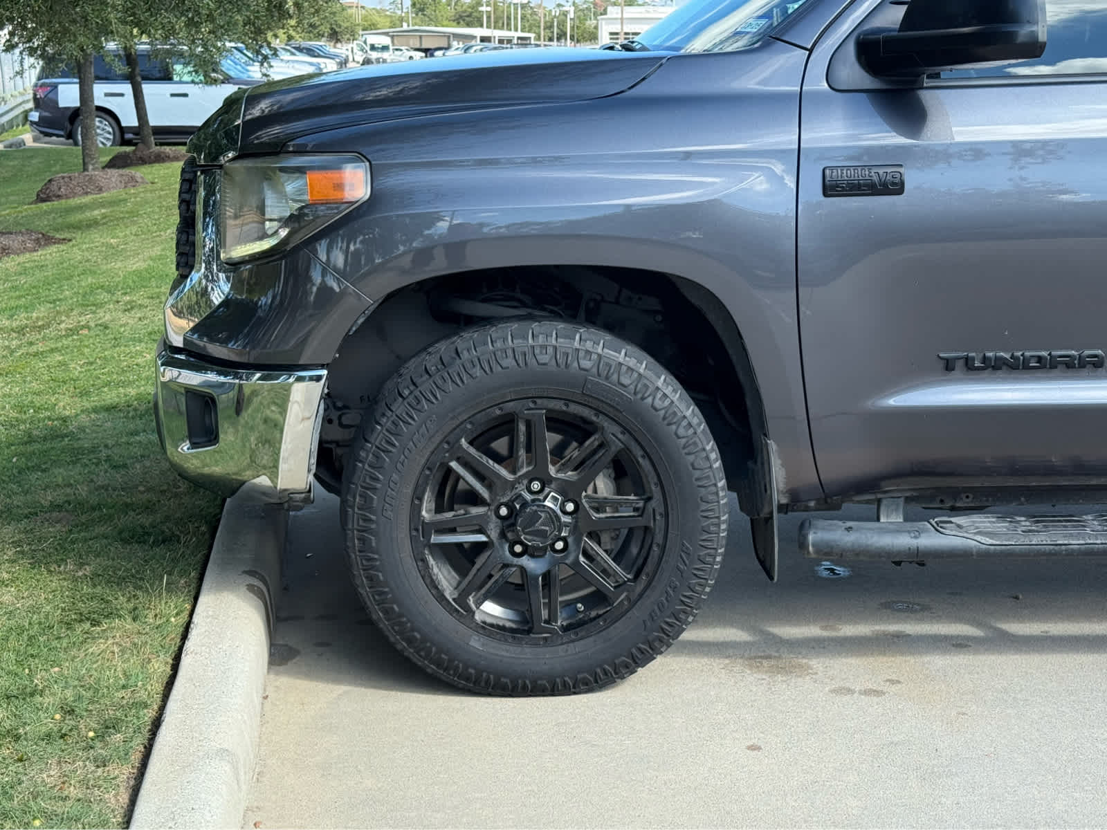 2018 Toyota Tundra SR5 photo 8