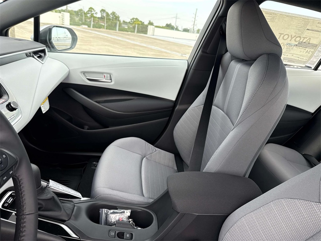 2026 Toyota Corolla SE photo 13